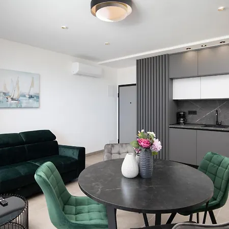 A'more Bijeca - App B6 - Mpolo Medulin